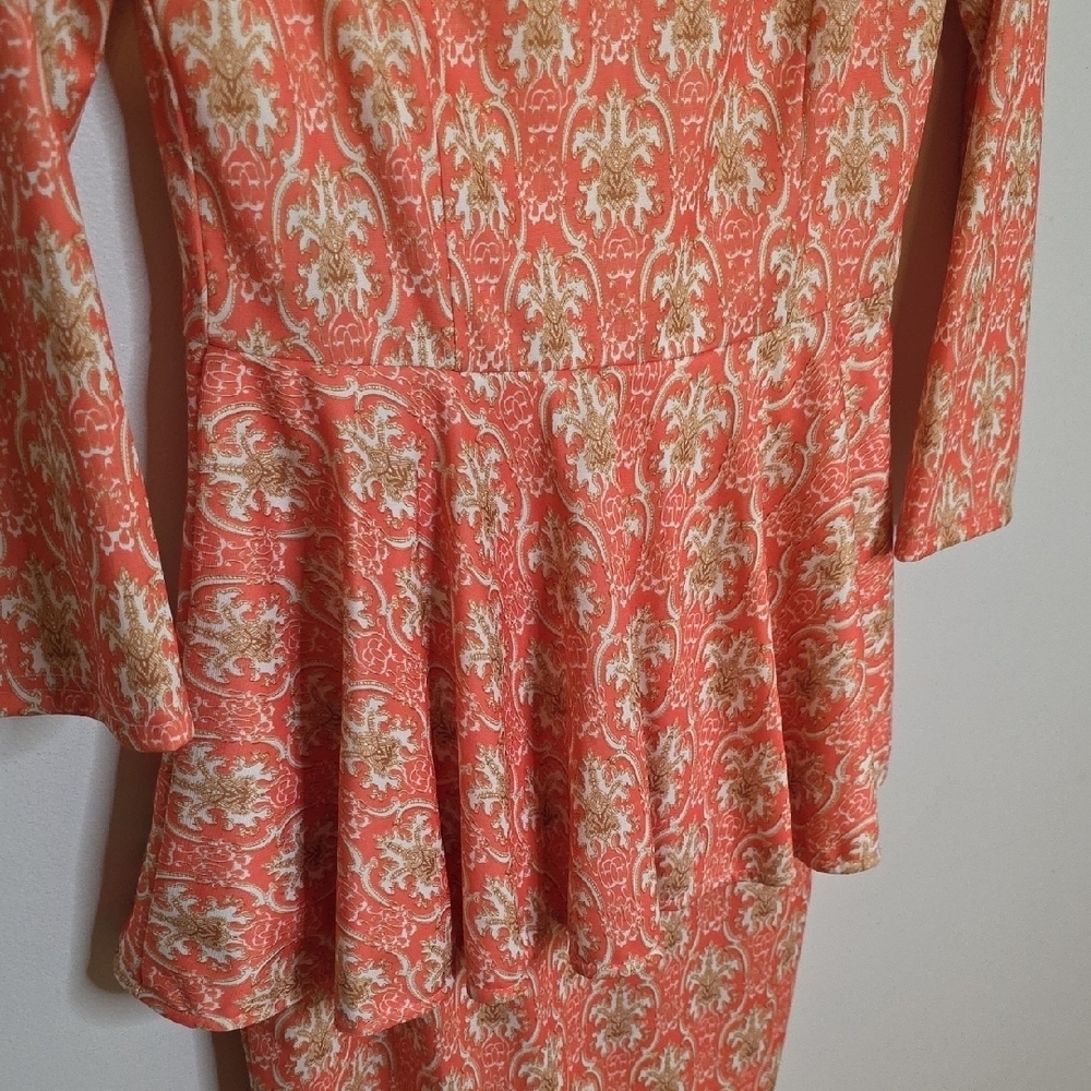 Chic DAINTY JEWELLS Patterned Peplum Dress SIZE SMALL - Picture 3 of 6